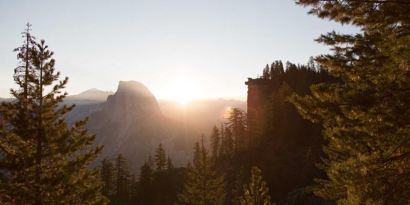 城市交响曲：解码艺术MTV中建筑、街景与都市空间的情感地理学