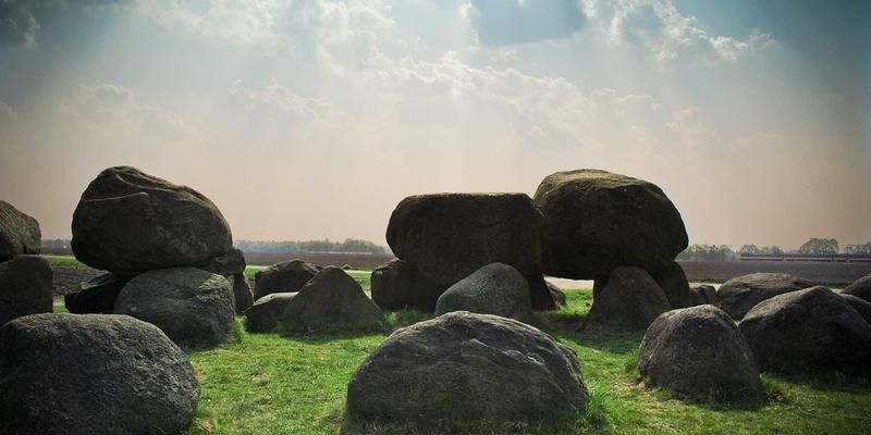 镜头下的身体宣言：艺术MTV中的舞蹈、姿态与身份认同的视觉表达